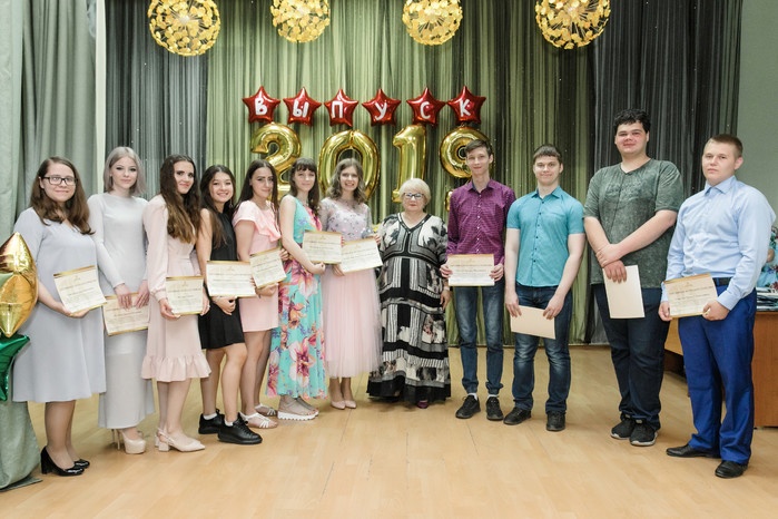Компания «ЛАМА» наградила лучших студентов СПО на выпускном в КИПТСУ