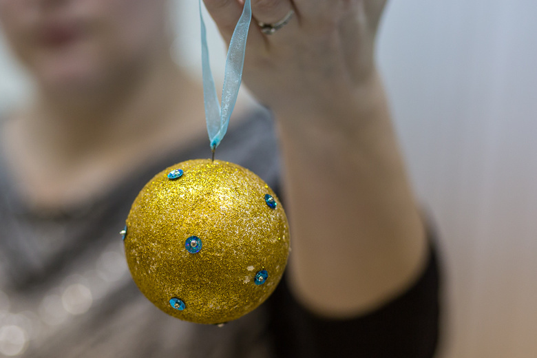 Томский ТЮЗ приглашает поучаствовать в конкурсе на лучший новогодний шар