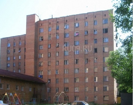 Мужчина погиб, выпав с четвертого этажа дома на Алтайской