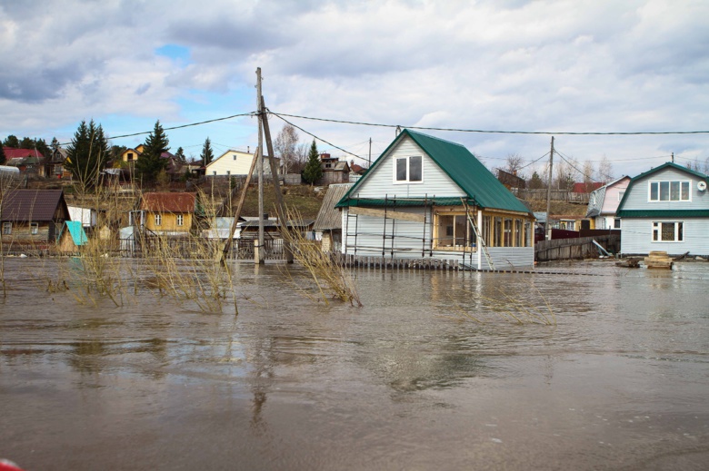 Число подтопленных домов в Заварзино увеличилось (фото)