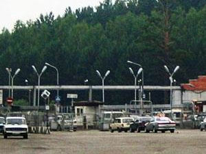 Пятнадцатилетний водитель врезался в северский КПП