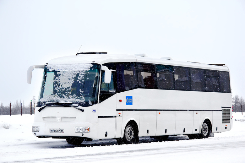 Полицейские спасли пассажиров замерзшего на трассе автобуса