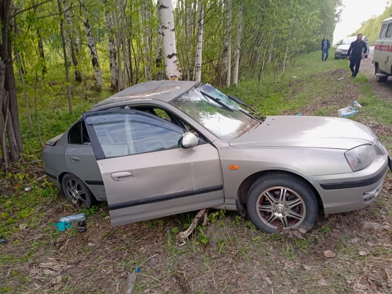 Водитель Hyundai погиб на трассе Томск — Самусь, врезавшись в дерево