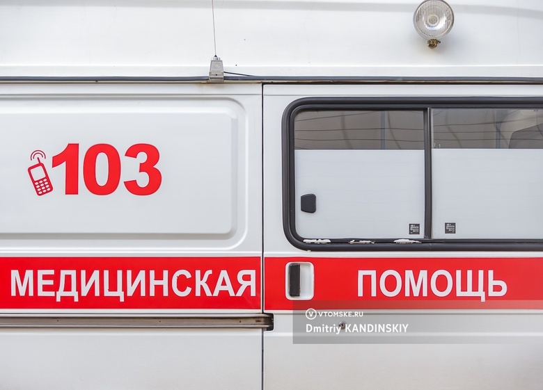 Машина скорой помощи попала в ДТП в Томске