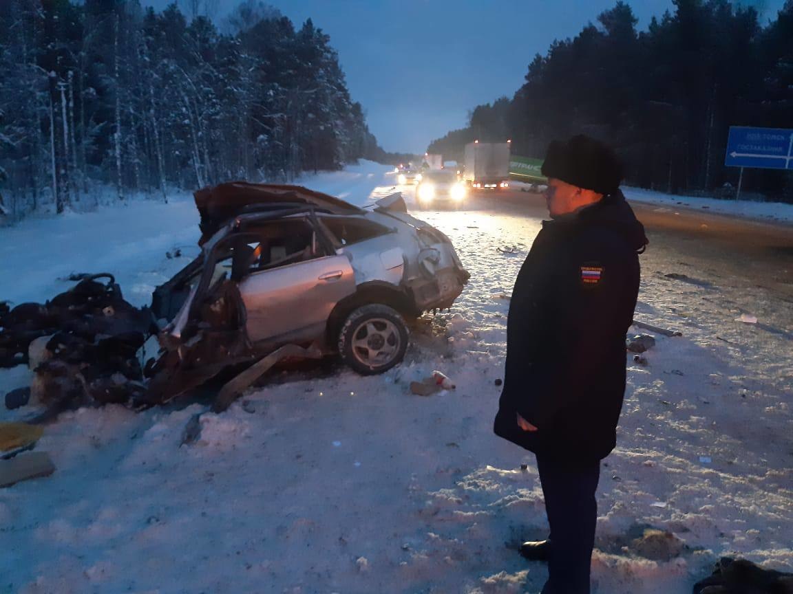 Трое погибли в ДТП с фурой и легковушкой на трассе Томск — Юрга |  23.12.2022 | Томск - БезФормата