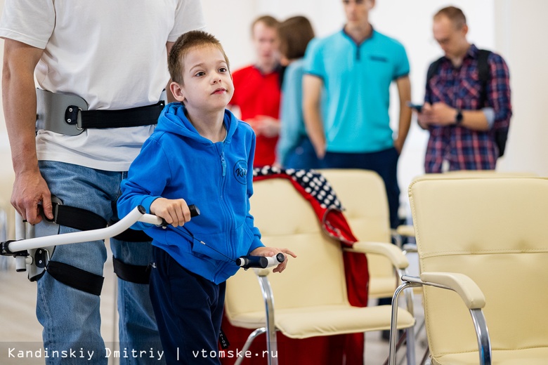 Шаг вперед: томич создал уникальный тренажер для реабилитации детей с ДЦП