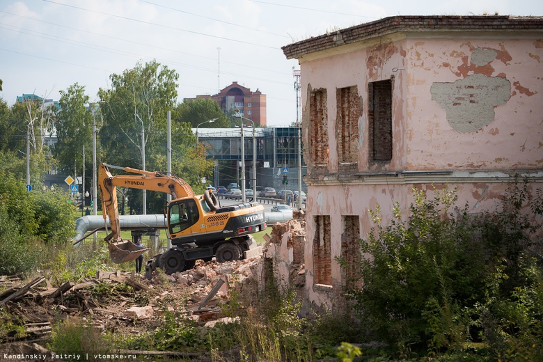 На Пушкина начали сносить бывшее здание Томского гуманитарного лицея