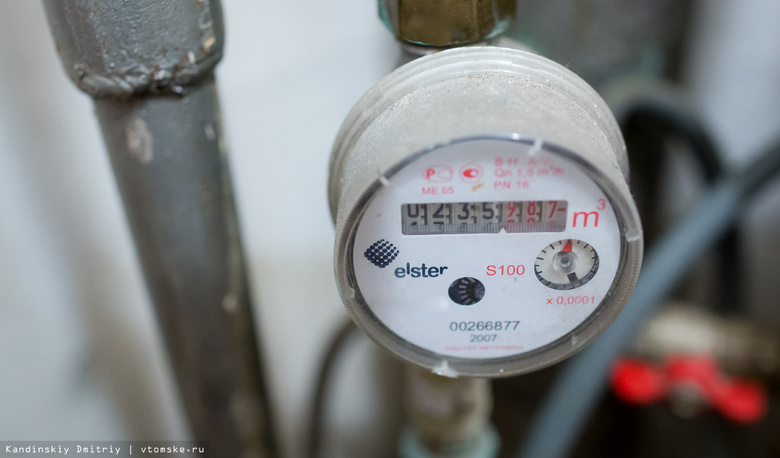Энергетики отключили томичу горячую воду за долг в 24 тысячи