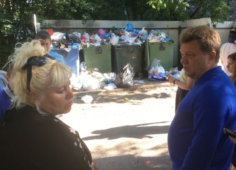 «Нас подставили»: в мэрии Томска извинились за мусорный коллапс