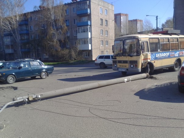В сбившей столб маршрутке находился один пассажир