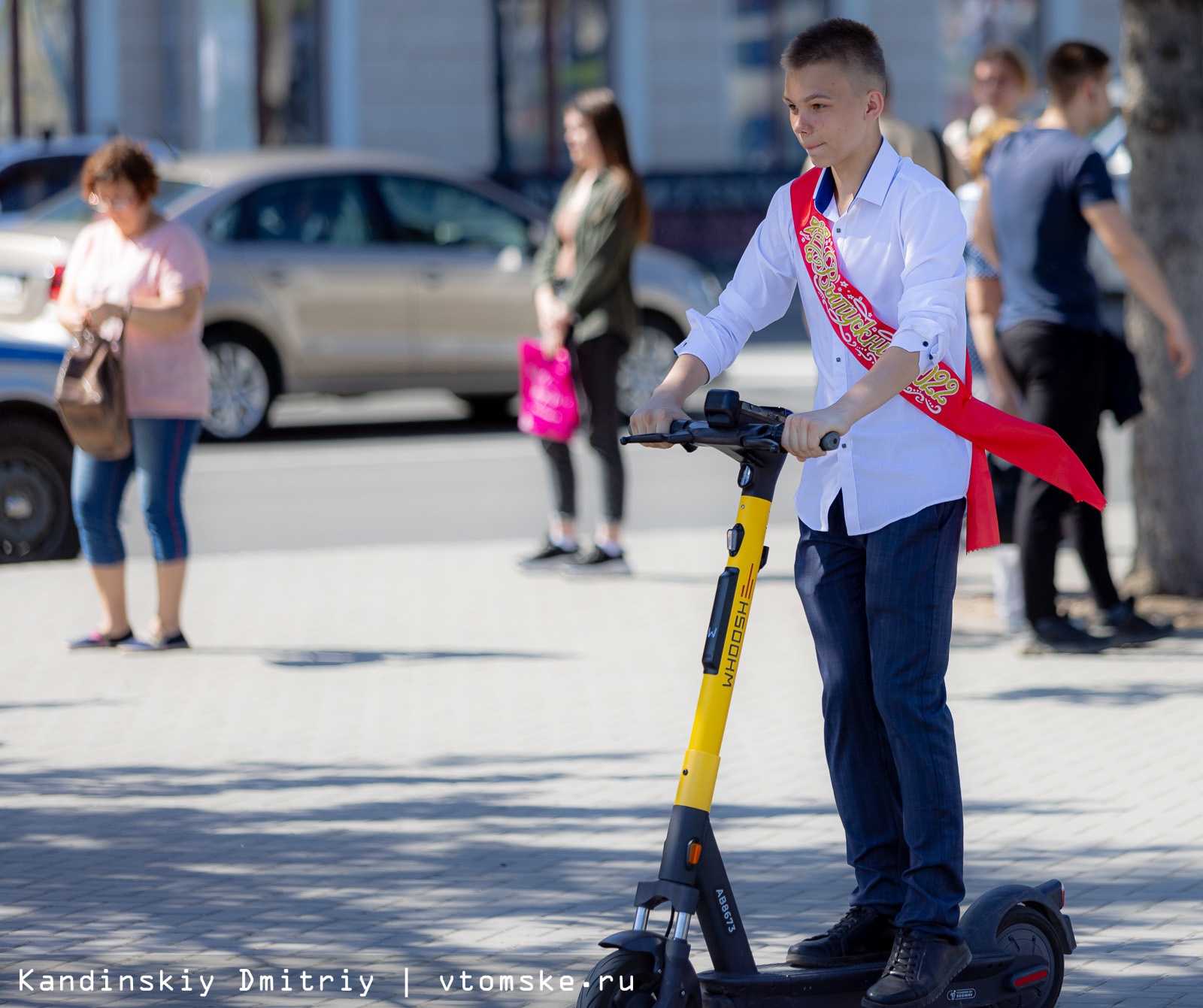 Прощай, школа! Томские выпускники отмечают последний звонок | 25.05.2022 |  Томск - БезФормата