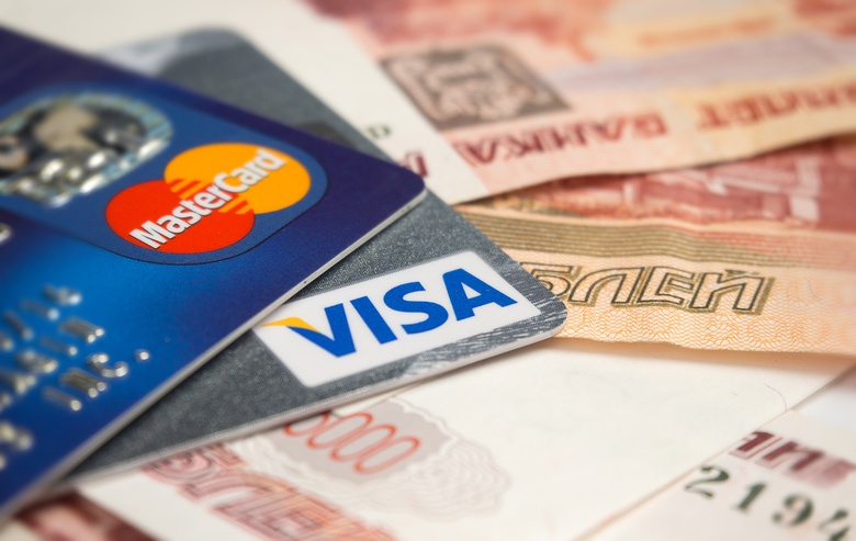 Visa и Mastercard обяжут банки РФ выпускать только бесконтактные карты