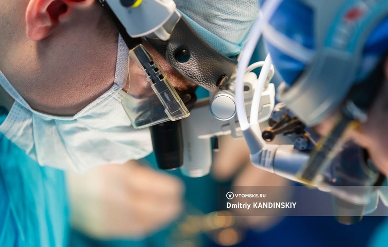 Хирурги в Томске бесплатно прооперируют детей с дефектами лица и конечностей