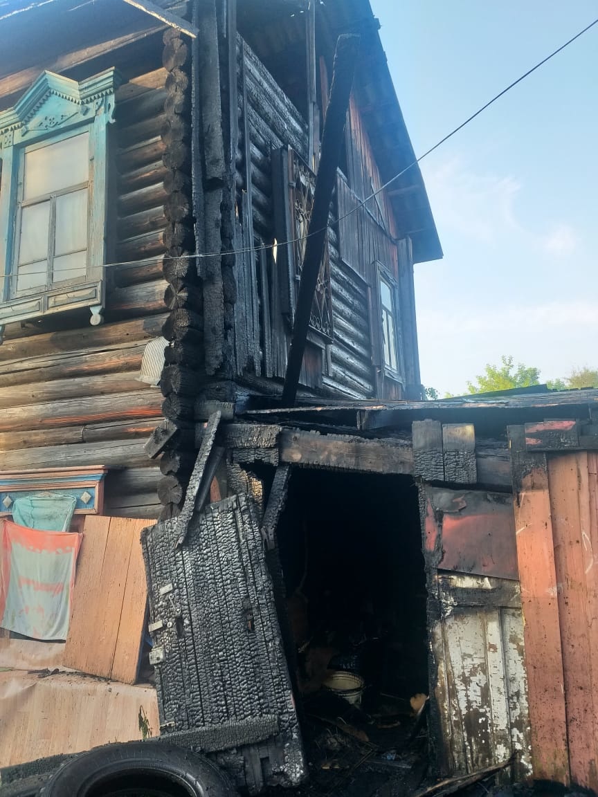 Трое погибли при пожаре в деревянном доме в Томске | 06.07.2021 | Томск -  БезФормата