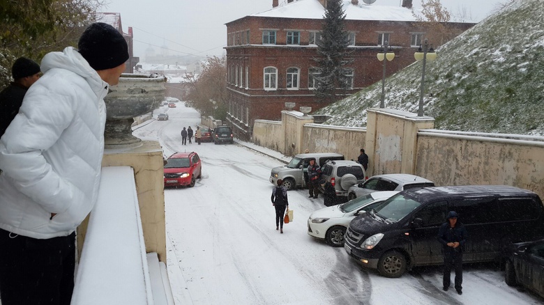 С утра из-за погоды в Томске произошло несколько массовых аварий (фото, видео)