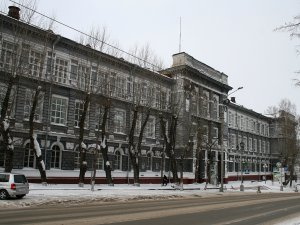 В главный корпус ТПУ сегодня пускают по спискам