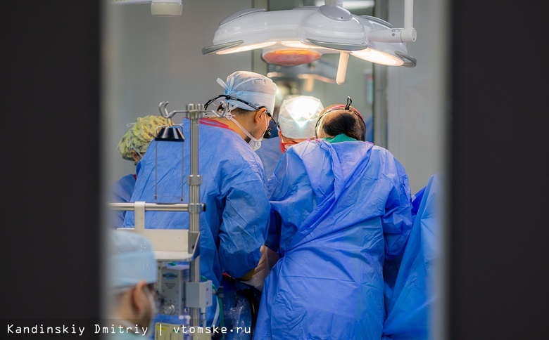 Томские врачи заменили пенсионерке на титан челюсть, разрушенную из-за онкологии