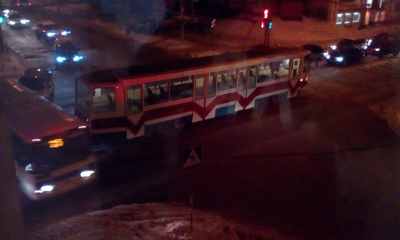 Электротранспорт не ходит в центре Томска из-за поломки трамвая