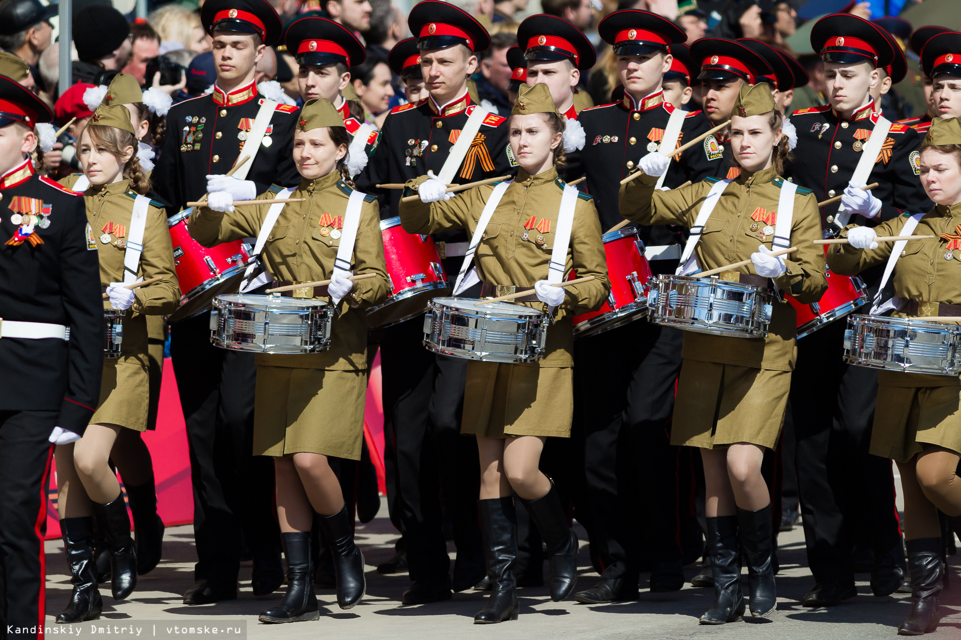 Какова парад. Во сколько парад. Парад в Томске 9 мая 2023. Конец парада.
