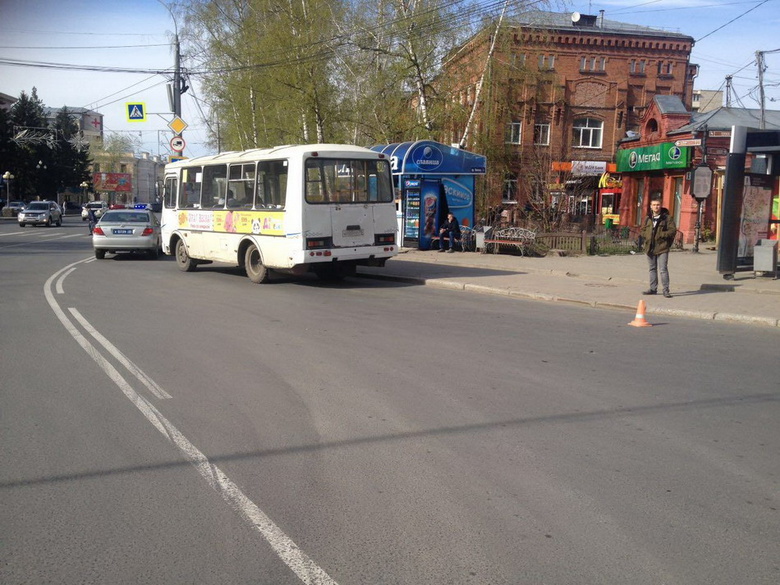 Томичка пострадала, упав в резко затормозившей маршрутке