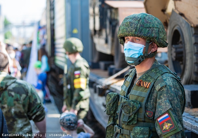 Армия народа: агитпоезд Минобороны с выставкой и военной техникой прибыл в Томск