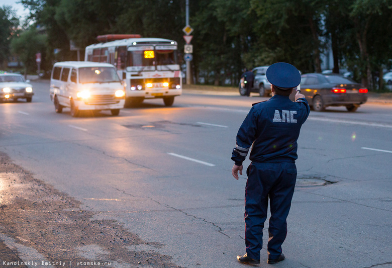 Пьяный водитель без прав, устроивший погоню в Томске, сядет на 10 суток