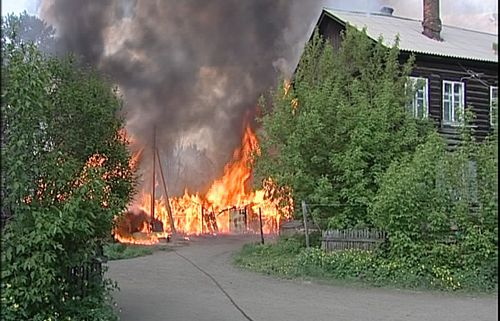 Депутаты будут расследовать причины пожаров в деревянных домах