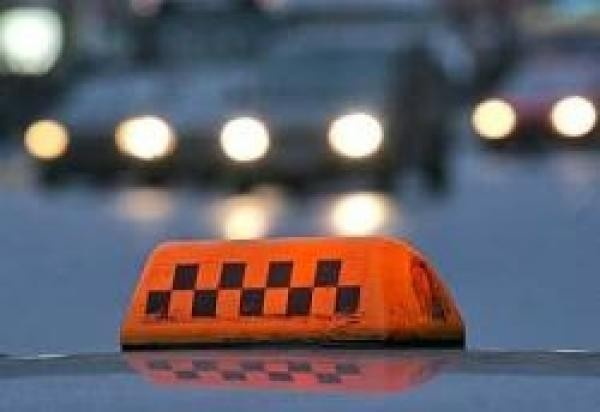 Таксисты подняли цены на проезд