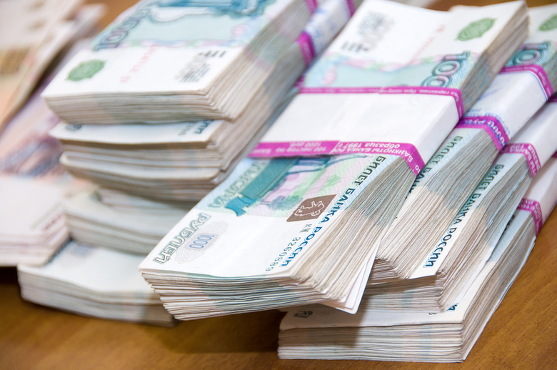 Жители области должны бюджету больше полумиллиарда рублей