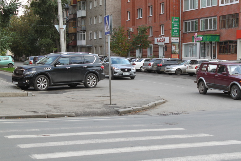 В городе ликвидируют семь нерегулируемых пешеходных переходов