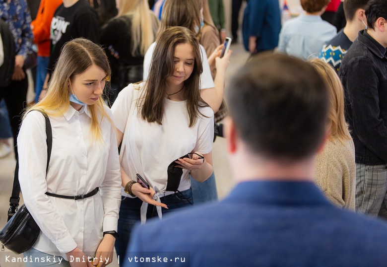 Студенты ТПУ на ярмарке вакансий подали резюме на работу в «Газпром»