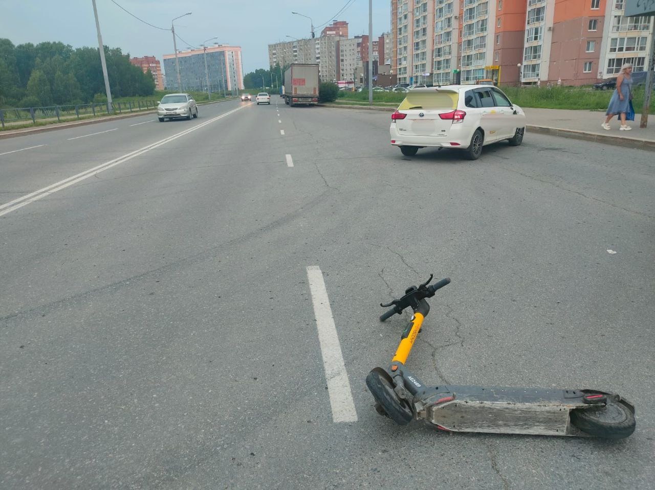 Водитель Toyota сбил подростка на электросамокате на «зебре» в Томске |  15.07.2023 | Томск - БезФормата