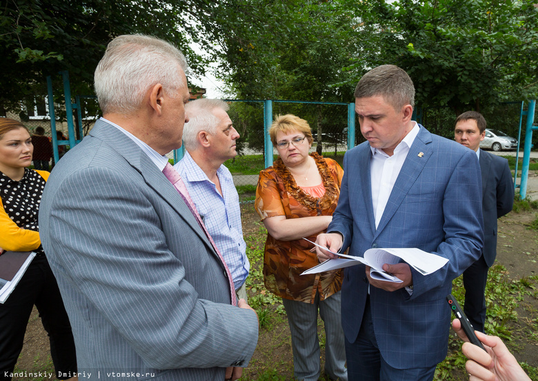 Депутаты гордумы проверяют ход строительства спортплощадок в Томске (фото)
