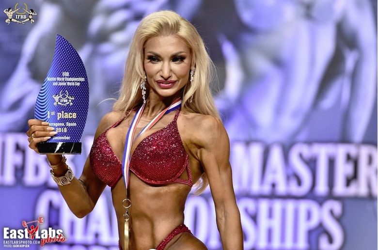 Томичка завоевала золото на чемпионате Мира по бодибилдингу и фитнесу
