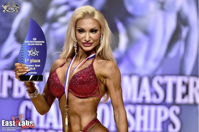 Томичка завоевала золото на чемпионате Мира по бодибилдингу и фитнесу