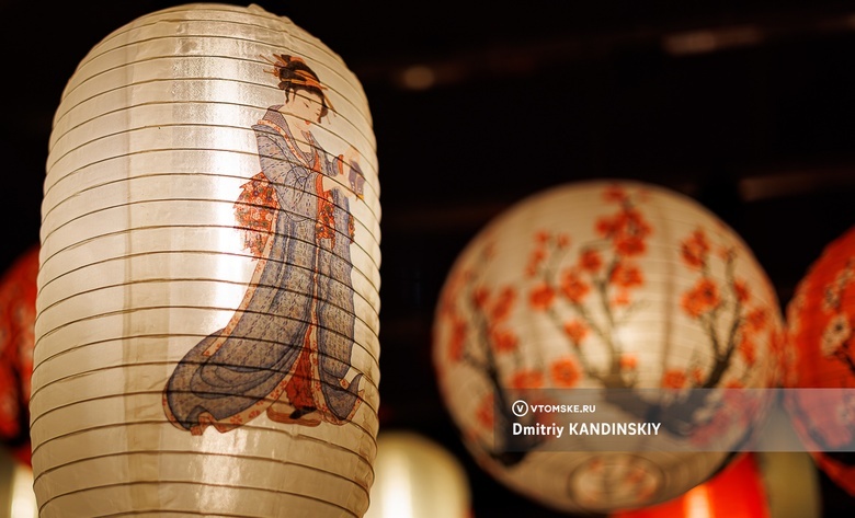 Золотой век японской графики с изображением сакуры и гейш покажут в томском музее