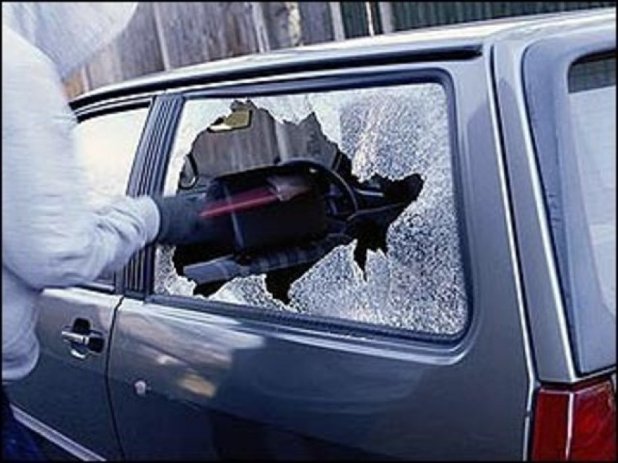 В областном центре участились кражи из автомобилей