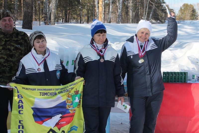 Галина Такчинакова — слева