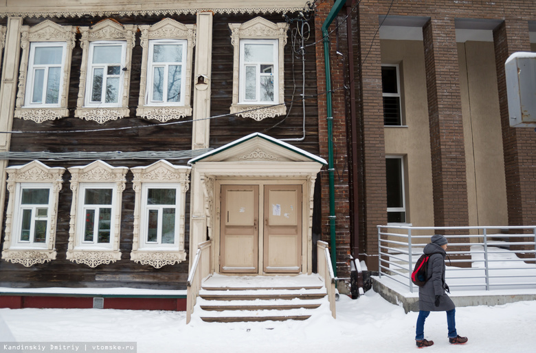 Купеческому дому в центре Томска грозит разрушение из-за пристроенной девятиэтажки
