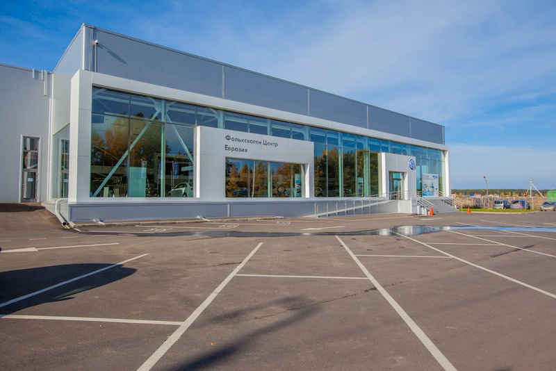 Классика в стиле Volkswagen — торжественное открытие дилерского центра (фото)