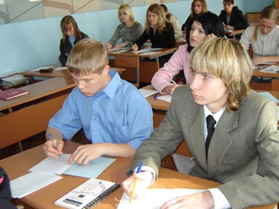 Нет вольному стилю одежды в ЗАГСах, школах и университетах!