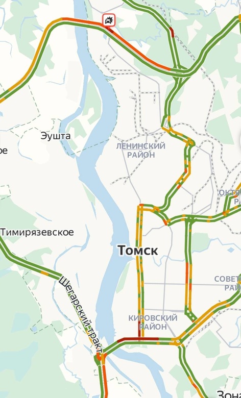 Томичи стоят в пробках на выездах из города через Коммунальный и Северный мосты