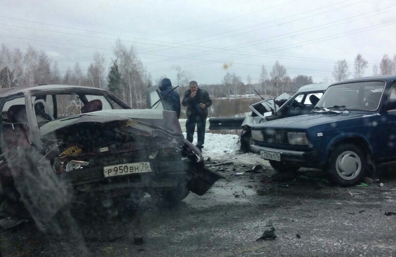 УМВД: трое пострадали при столкновении четырех авто на трассе Томск — Колпашево