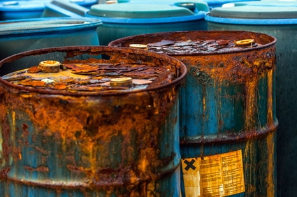 На томском полигоне уничтожат 15 бочек химикатов, найденных в Юрге