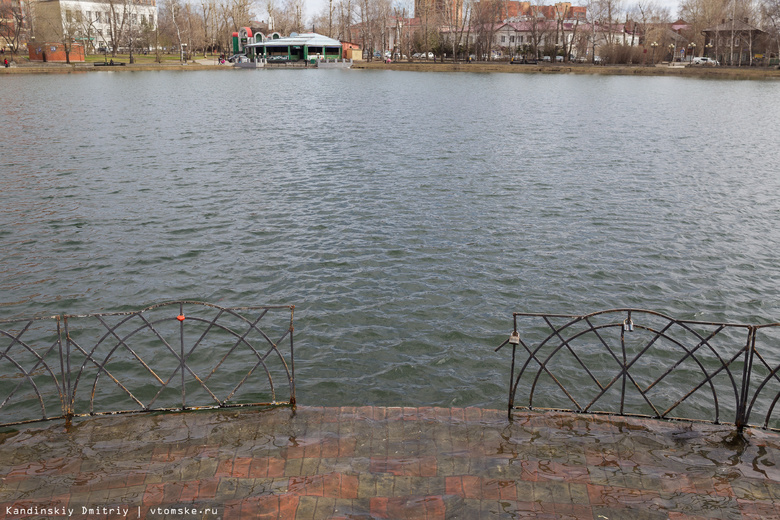 Плавающий фонтан на Белом озере должен заработать ко Дню томича