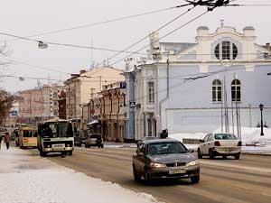 В Томске борются с колейностью на дорогах
