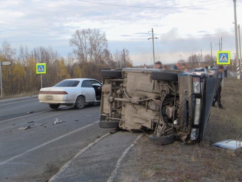 ВАЗ столкнулся с Toyota в Асино, пострадали водители