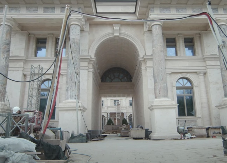 «Сплошной бетон»: Mash показал «дворец Путина» изнутри