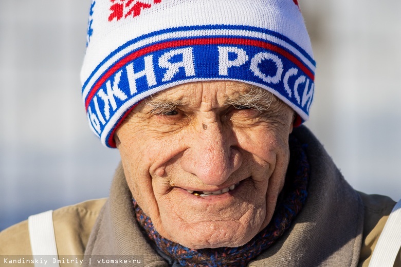 Мороз спорту не помеха: 82-летний житель Томска пробежал 2 км в гонке «Лыжня России»