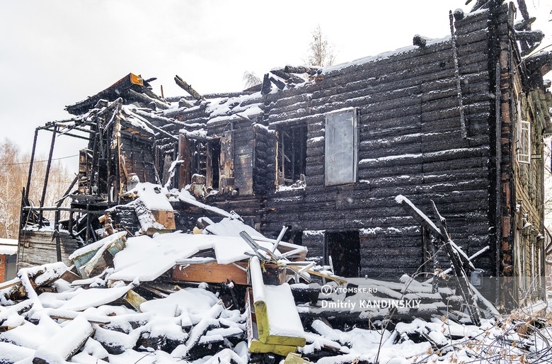 Сгоревший ценный дом в Томске признали аварийным. Его смогут восстановить инвесторы